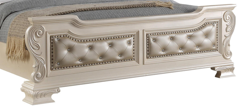 Victoria Traditional Style King Bed in Off-White finish Wood